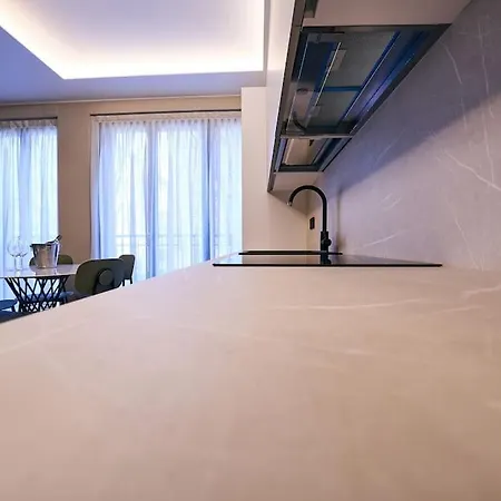 Monet Luxe Milánó